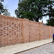 Denkmalgepflegte Stadtmauer in Tangermünde