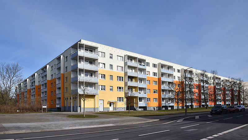 Fassadensanierung und Dämmung eines Wohnkomplexes in der Anne-Frank-Straße in Stendal