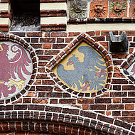 Restaurierte Wappen am Neustädter Tor in Tangermünde