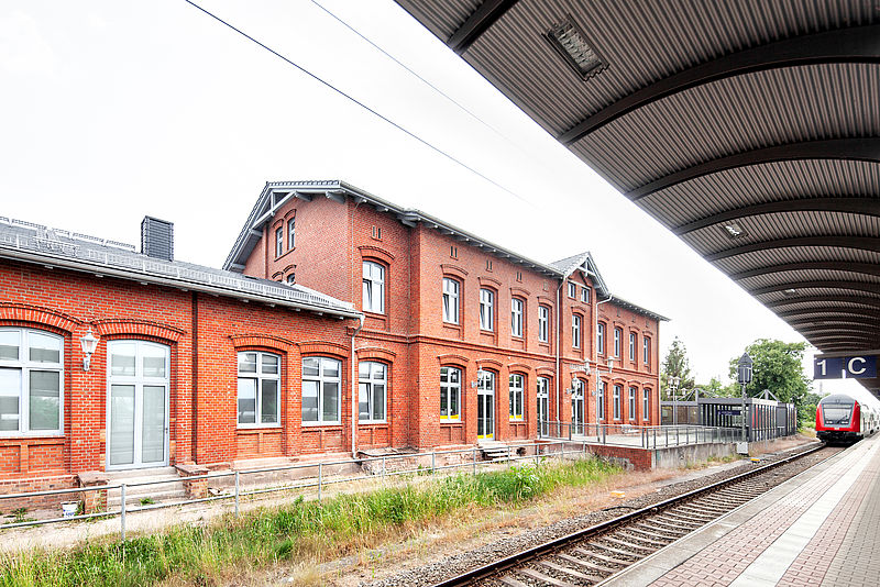 Fugensanierung des Bahnhofs in Stendal durch die Firma Busse Maler Maurer