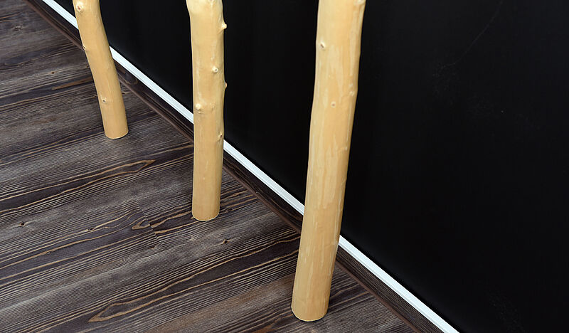 Design-Planken wurden als Bodenbelag im ganzen Hotel Aragon verlegt – hier in Holzoptik